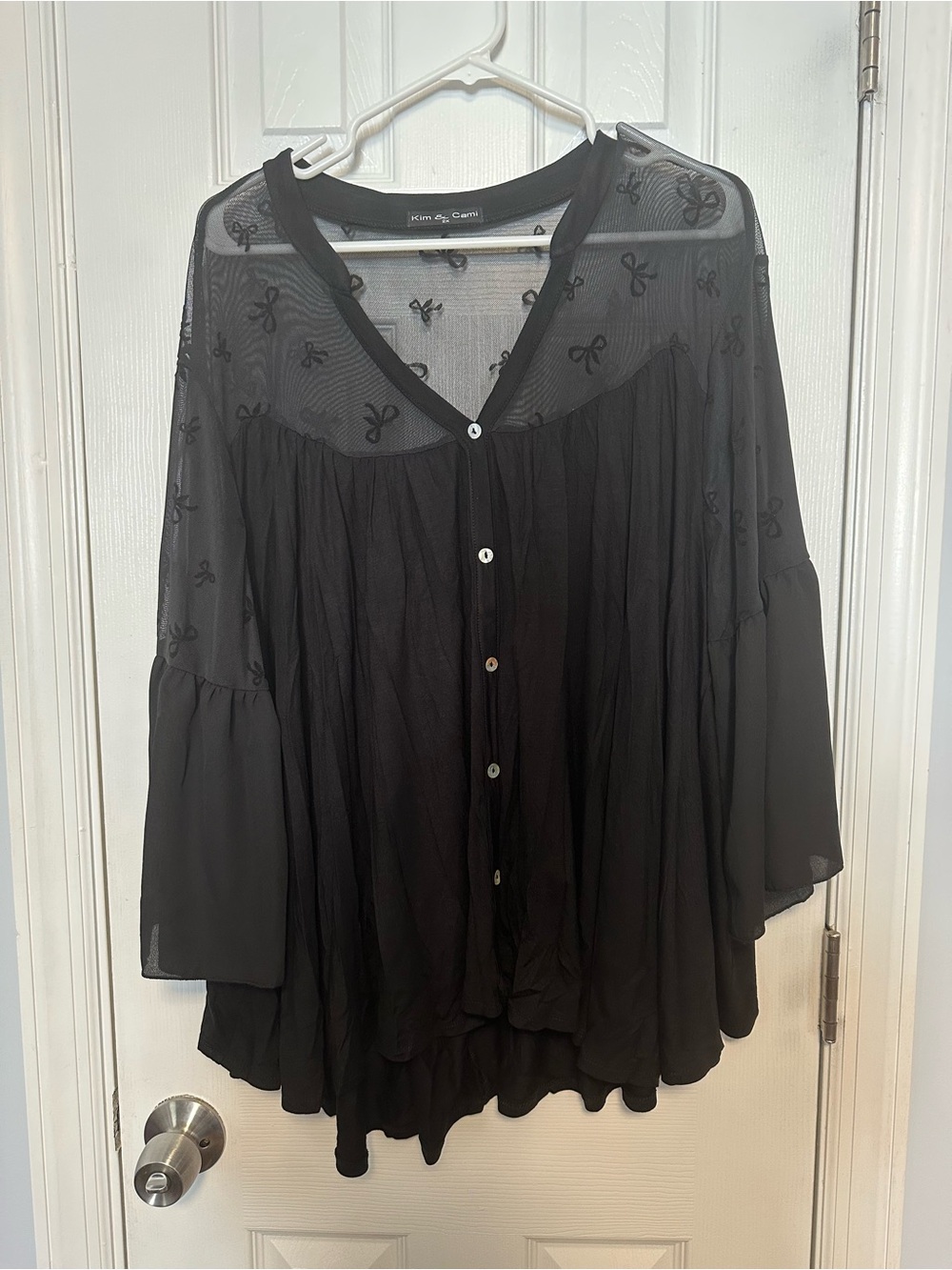 Kim and Cami Black Shirt Bows 2X NWOT